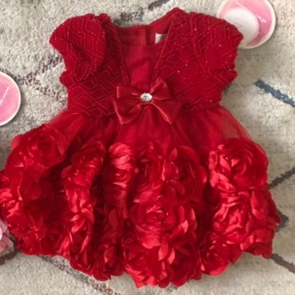 2 Dresses abd an outfit